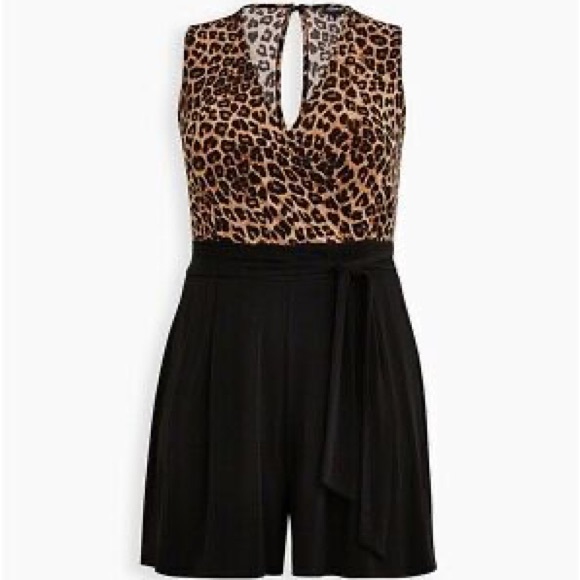 ‼️SALE‼️Torrid Black Leopard Studio Knit Surplice Romper NWT New 6X - Picture 1 of 7